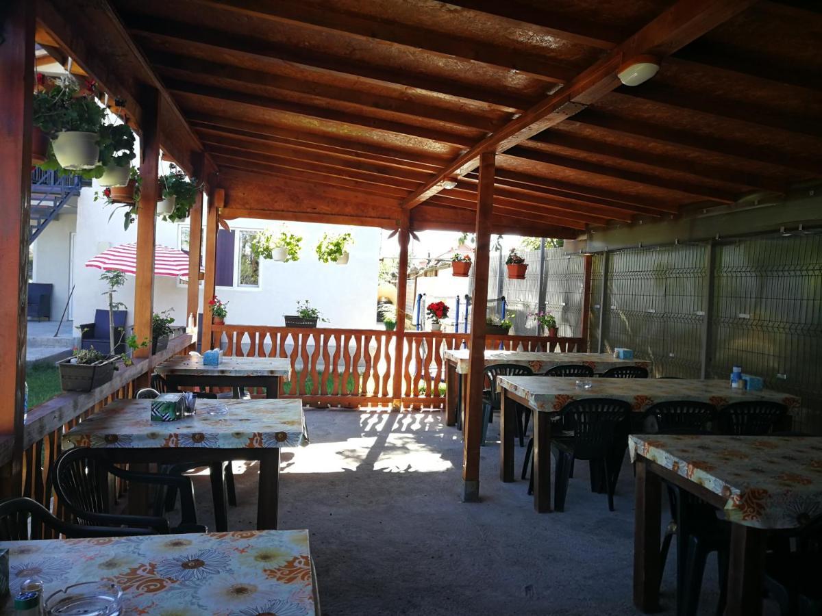 Vila Baciu Hotel Tuzla Buitenkant foto