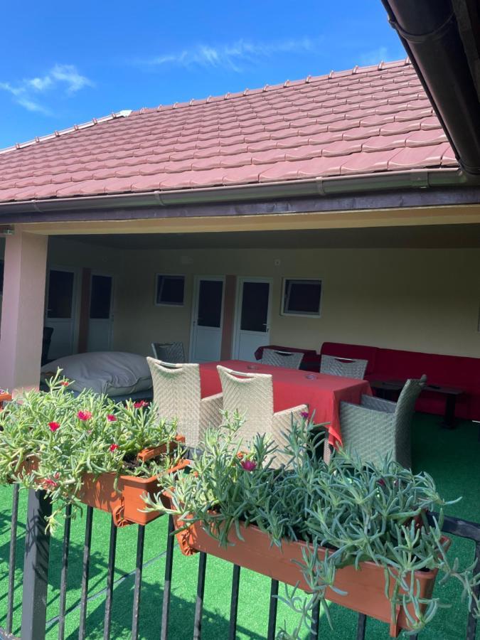 Vila Baciu Hotel Tuzla Buitenkant foto