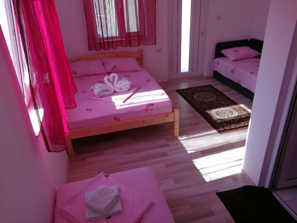 Vila Baciu Hotel Tuzla Buitenkant foto